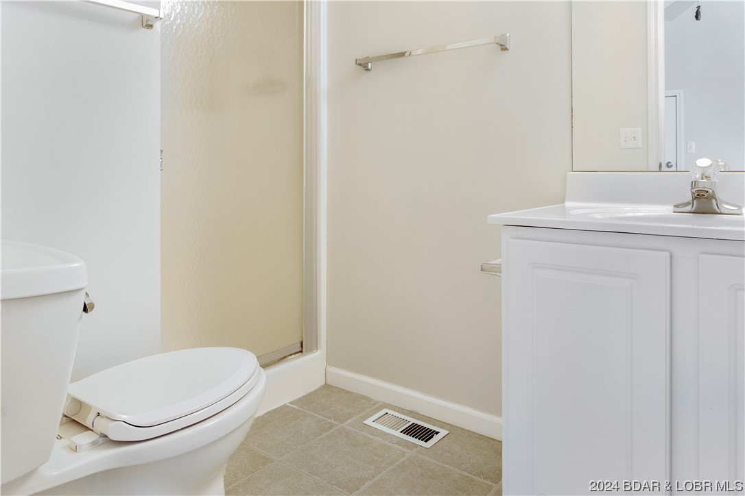 Osage Beach, Missouri 65065, United States, 4 Bedrooms Bedrooms, ,3 BathroomsBathrooms,Residential,Contingent,65541