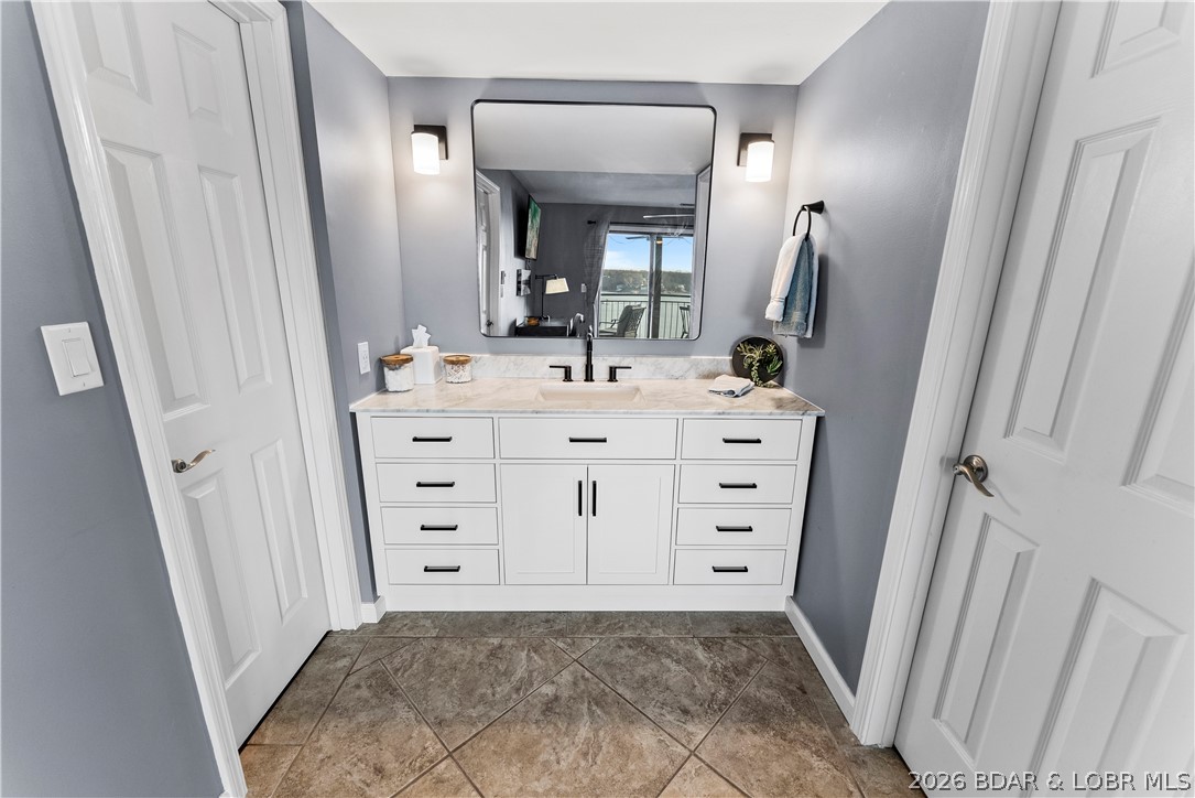 The Falls Condo - Residential