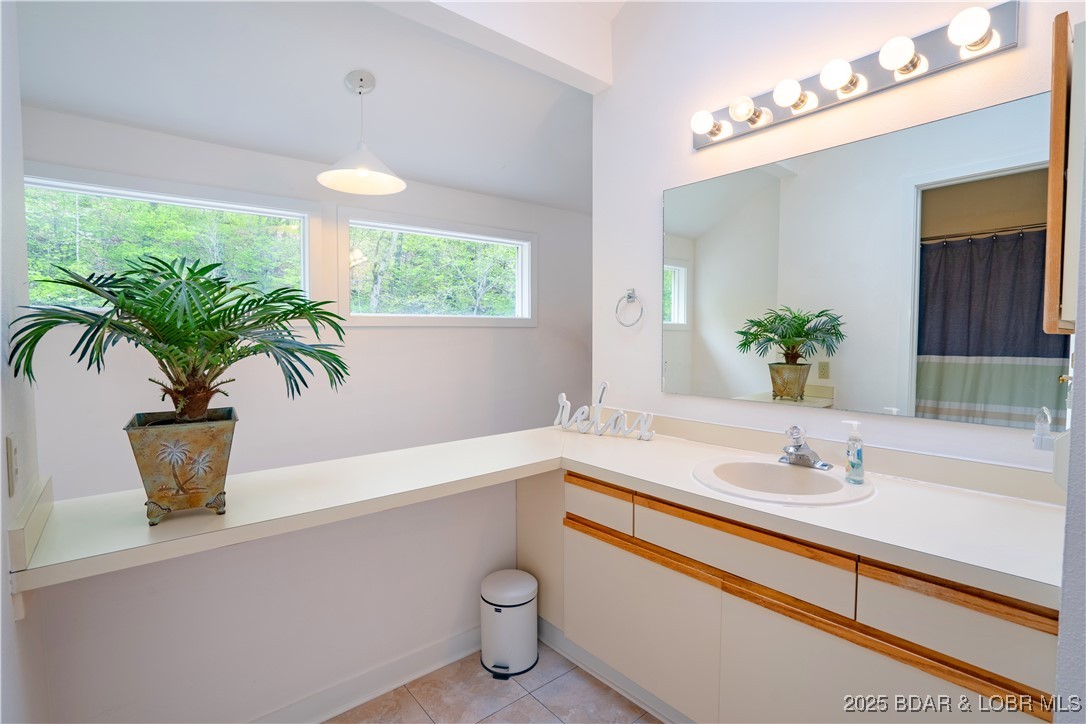 Breakwater Bay Club Condo - Residential