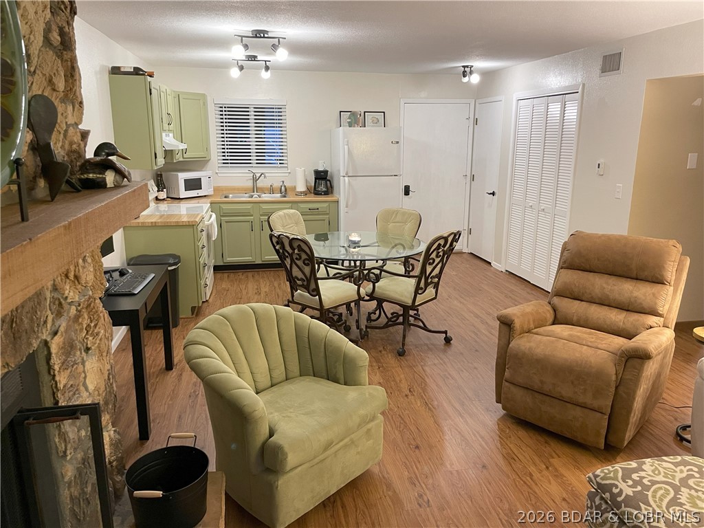 Three Seasons Condominiums - Residential