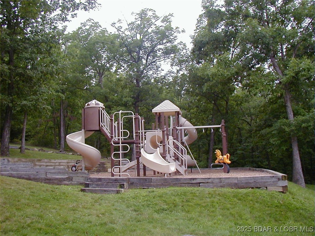 Kays Point #4 - Land