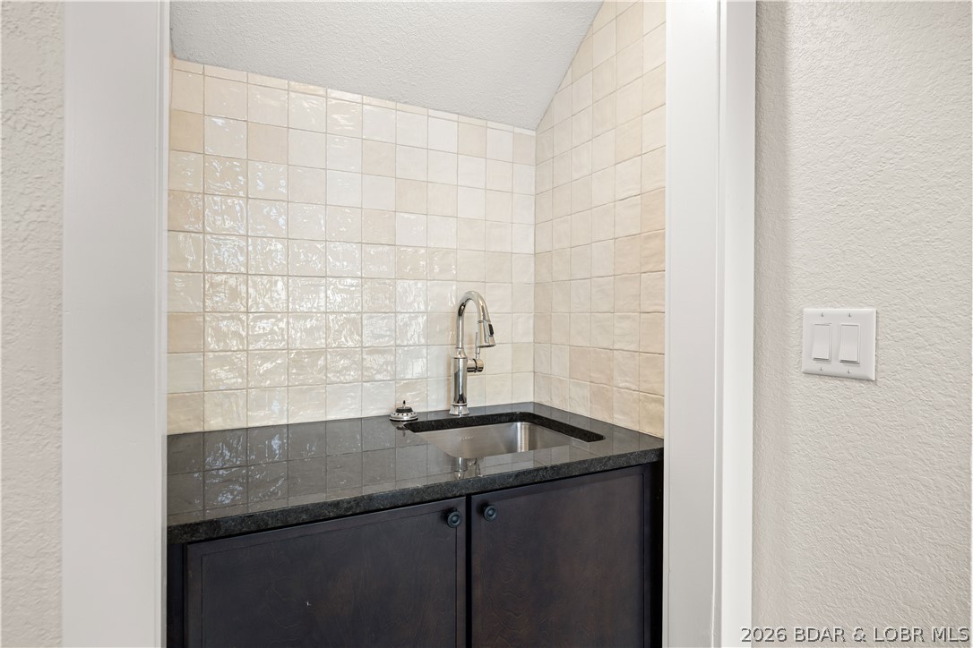 Four Seasons - Residential