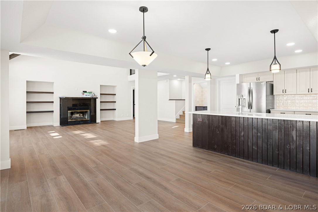 Four Seasons - Residential