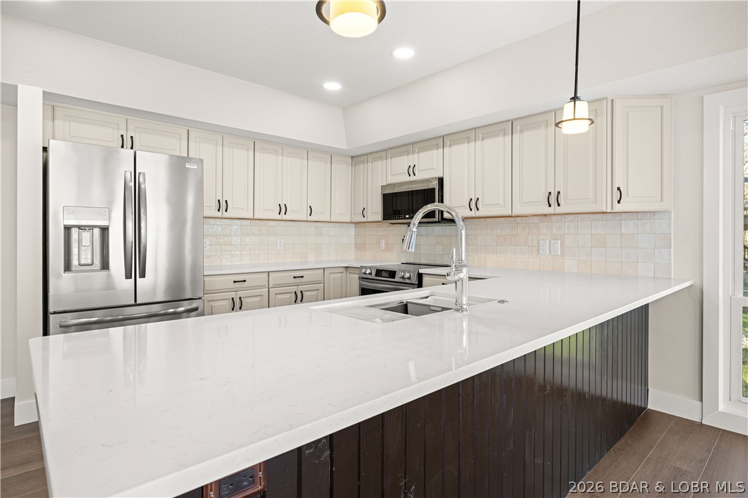 Four Seasons - Residential