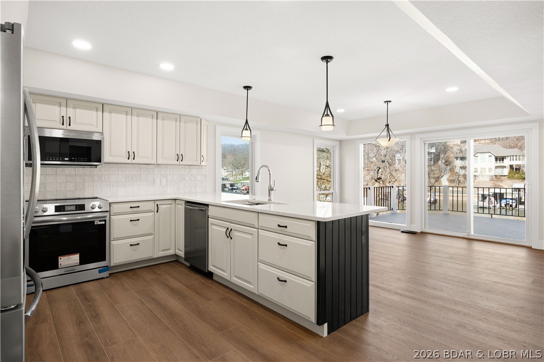 Four Seasons - Residential