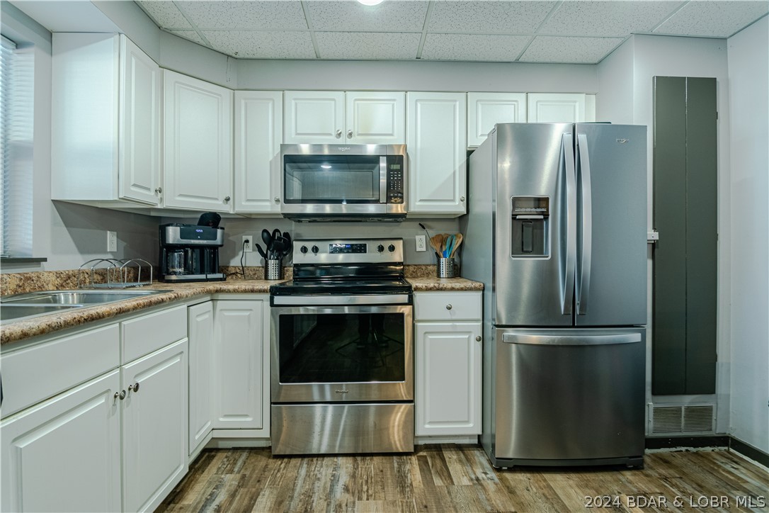 Rocky Mount, Missouri 65072, United States, 4 Bedrooms Bedrooms, ,2 BathroomsBathrooms,Residential,Contingent,57239