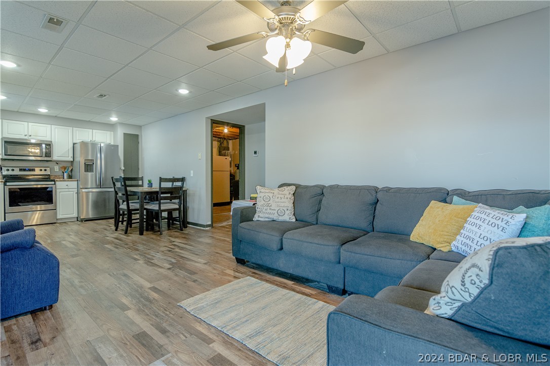 Rocky Mount, Missouri 65072, United States, 4 Bedrooms Bedrooms, ,2 BathroomsBathrooms,Residential,Contingent,57239