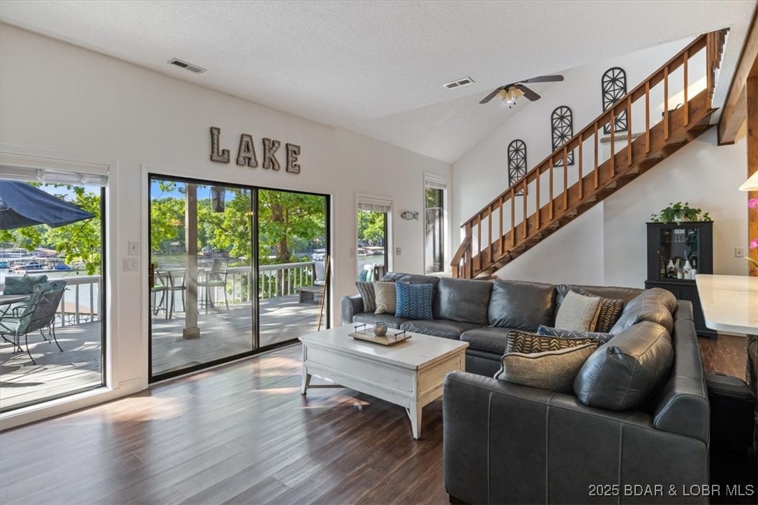 Sunrise Beach, Missouri 65079, United States, 3 Bedrooms Bedrooms, ,3 BathroomsBathrooms,Residential,Contingent,136155