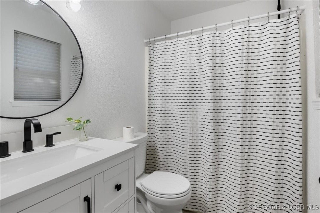 Sunrise Beach, Missouri 65079, United States, 3 Bedrooms Bedrooms, ,3 BathroomsBathrooms,Residential,Contingent,136155