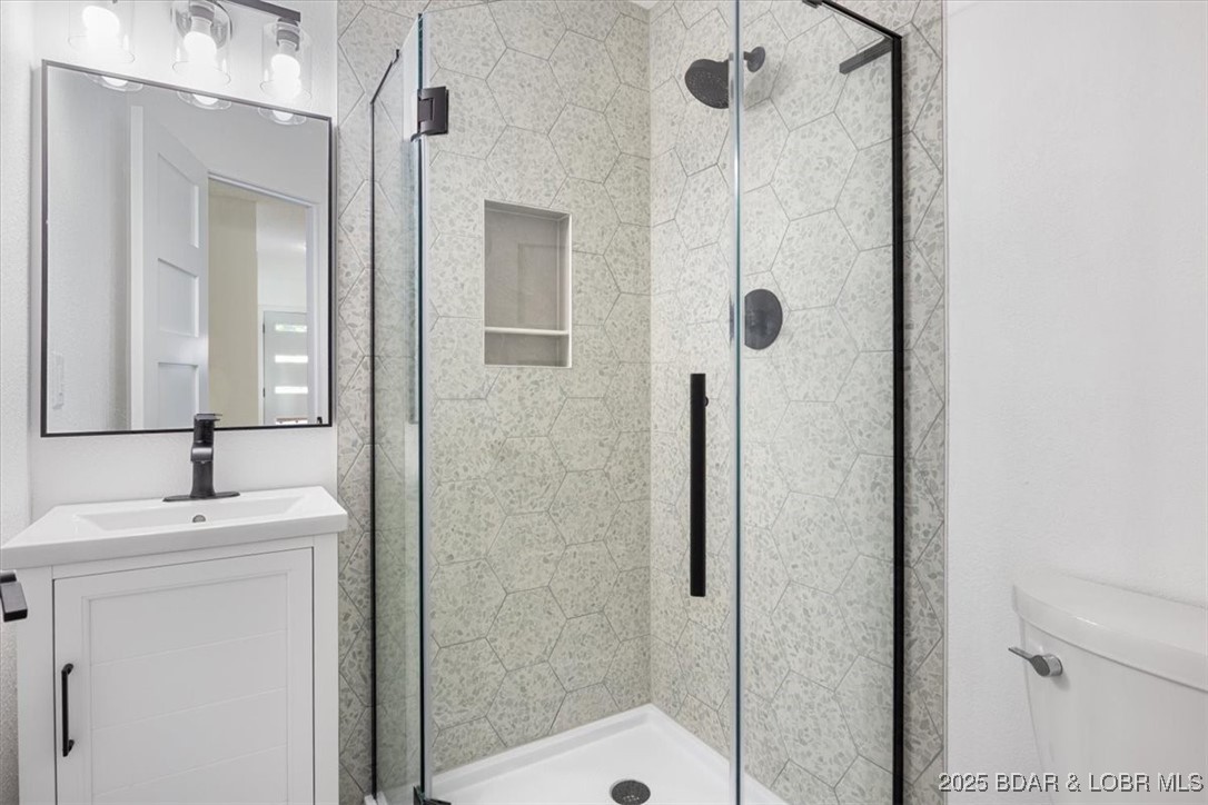 Sunrise Beach, Missouri 65079, United States, 3 Bedrooms Bedrooms, ,3 BathroomsBathrooms,Residential,Contingent,136155