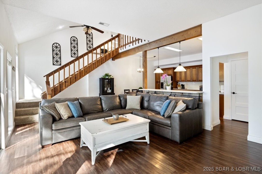 Sunrise Beach, Missouri 65079, United States, 3 Bedrooms Bedrooms, ,3 BathroomsBathrooms,Residential,Contingent,136155