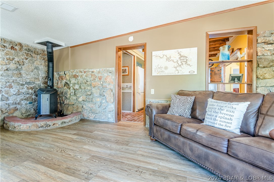 Camdenton, Missouri 65020, United States, 4 Bedrooms Bedrooms, ,3 BathroomsBathrooms,Residential,Contingent,55249