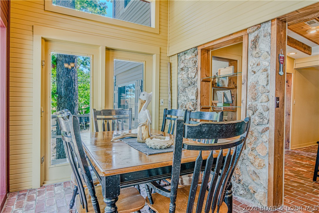 Camdenton, Missouri 65020, United States, 4 Bedrooms Bedrooms, ,3 BathroomsBathrooms,Residential,Contingent,55249