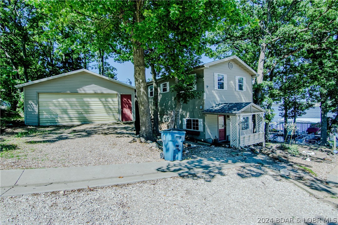 Camdenton, Missouri 65020, United States, 4 Bedrooms Bedrooms, ,3 BathroomsBathrooms,Residential,Contingent,55249