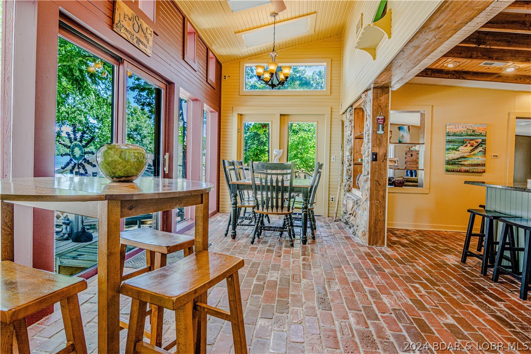 Camdenton, Missouri 65020, United States, 4 Bedrooms Bedrooms, ,3 BathroomsBathrooms,Residential,Contingent,55249