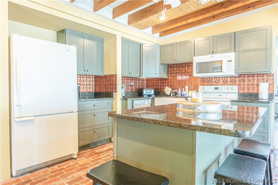 Camdenton, Missouri 65020, United States, 4 Bedrooms Bedrooms, ,3 BathroomsBathrooms,Residential,Contingent,55249