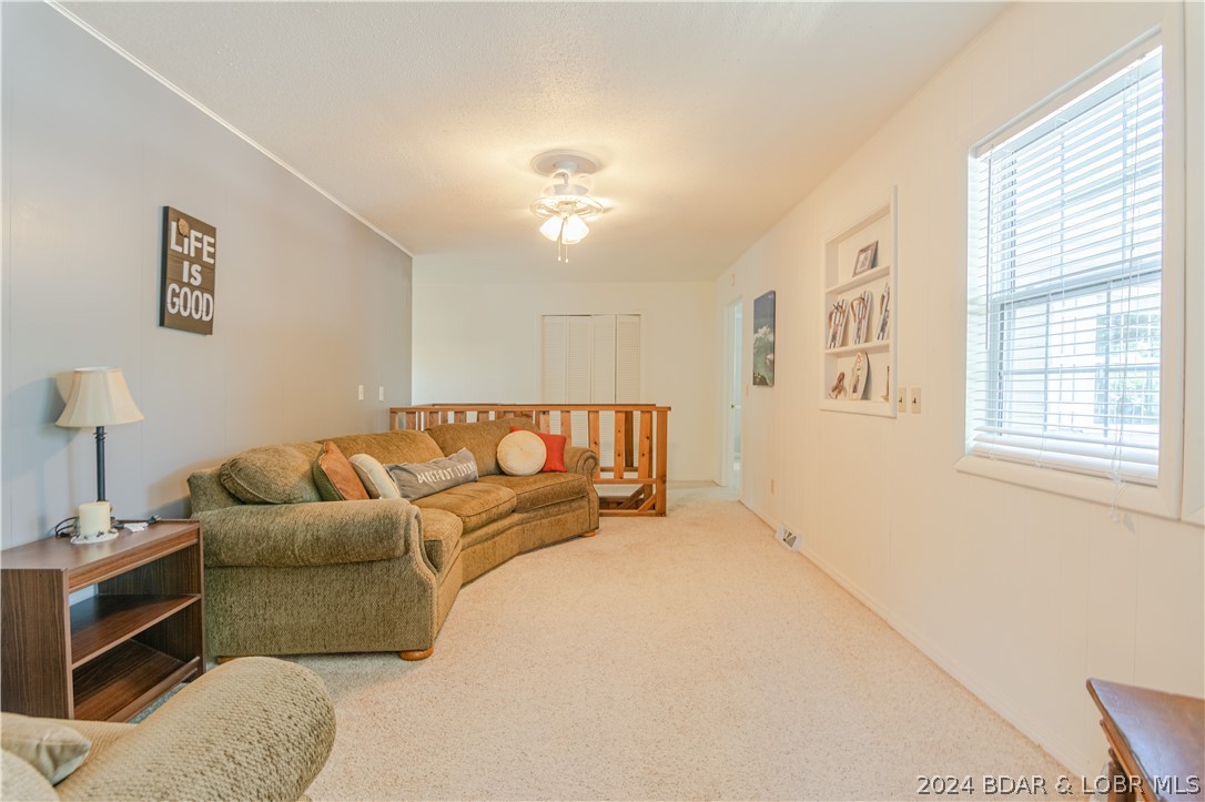 Camdenton, Missouri 65020, United States, 4 Bedrooms Bedrooms, ,3 BathroomsBathrooms,Residential,Contingent,55249