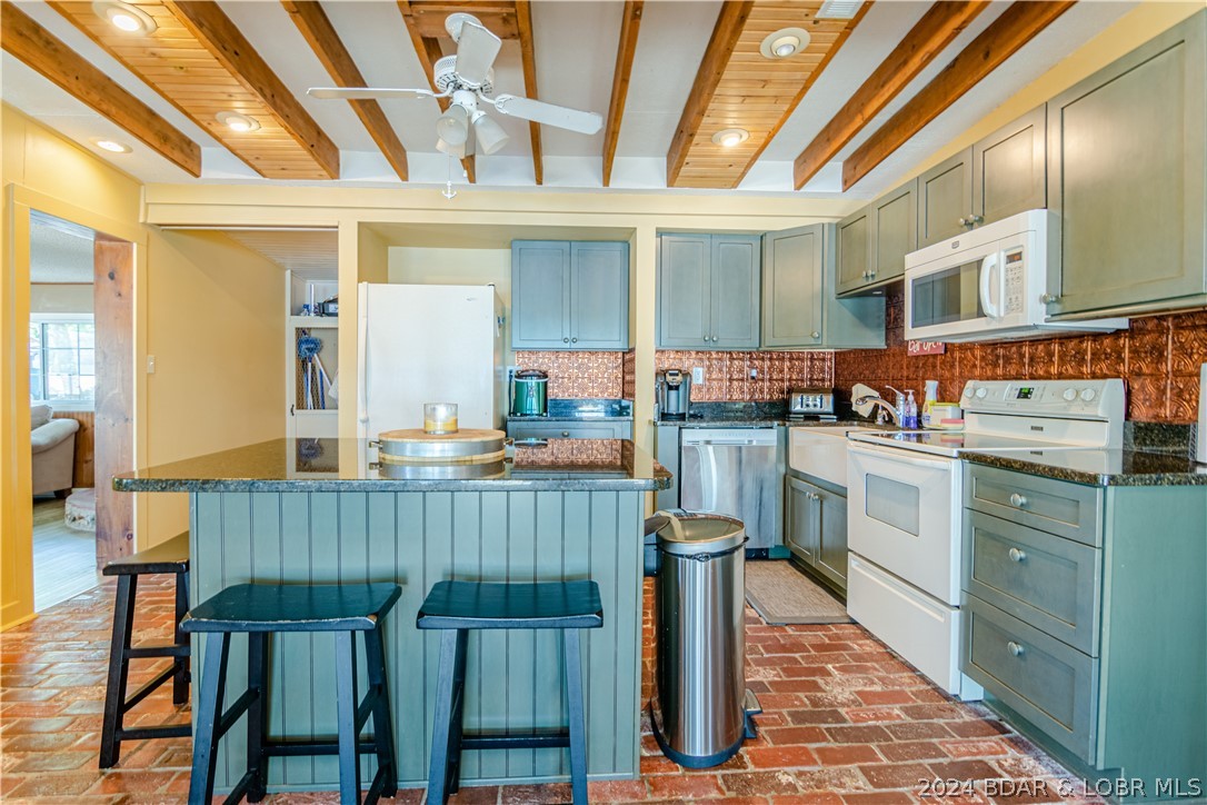 Camdenton, Missouri 65020, United States, 4 Bedrooms Bedrooms, ,3 BathroomsBathrooms,Residential,Contingent,55249