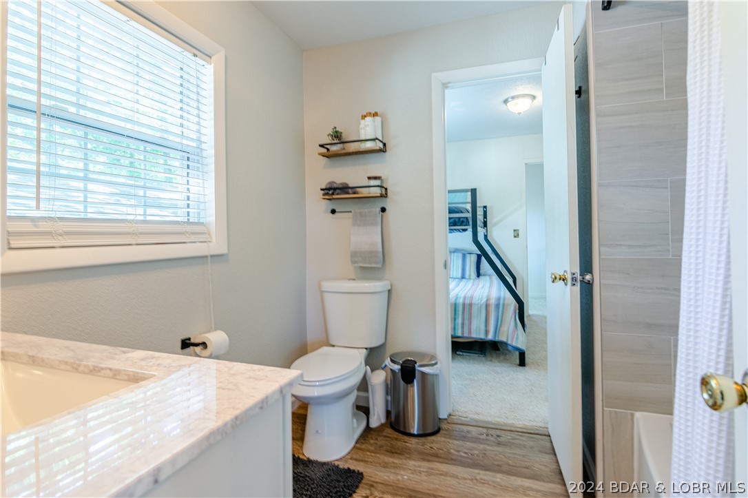 Camdenton, Missouri 65020, United States, 4 Bedrooms Bedrooms, ,3 BathroomsBathrooms,Residential,Contingent,55249