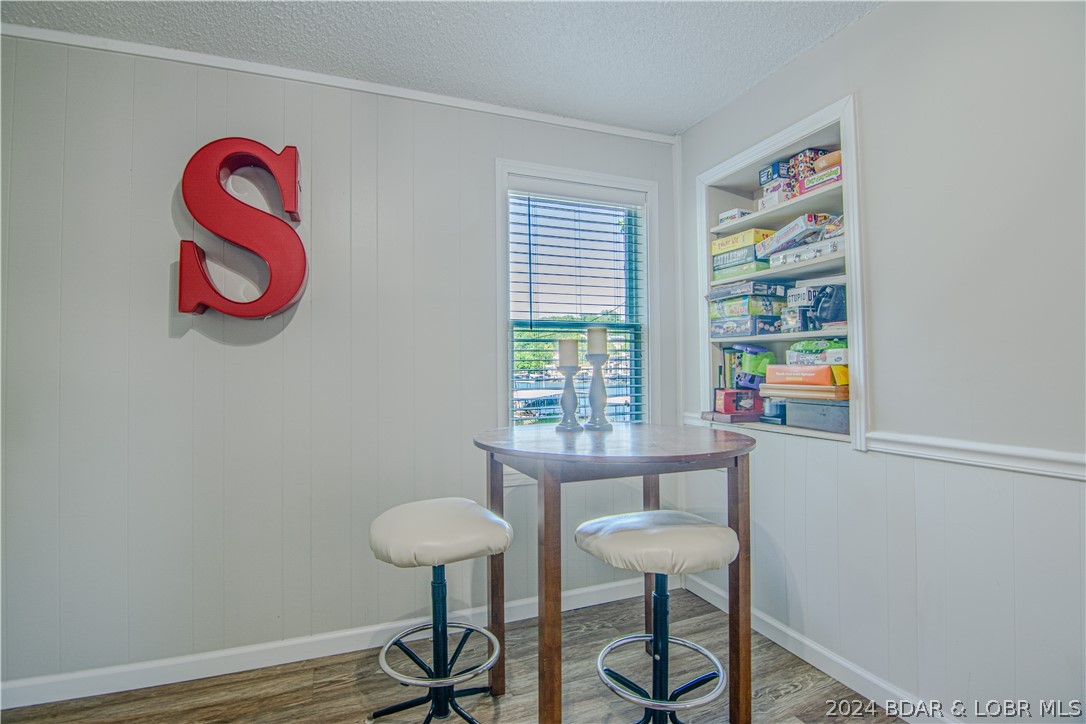 Camdenton, Missouri 65020, United States, 4 Bedrooms Bedrooms, ,3 BathroomsBathrooms,Residential,Contingent,55249