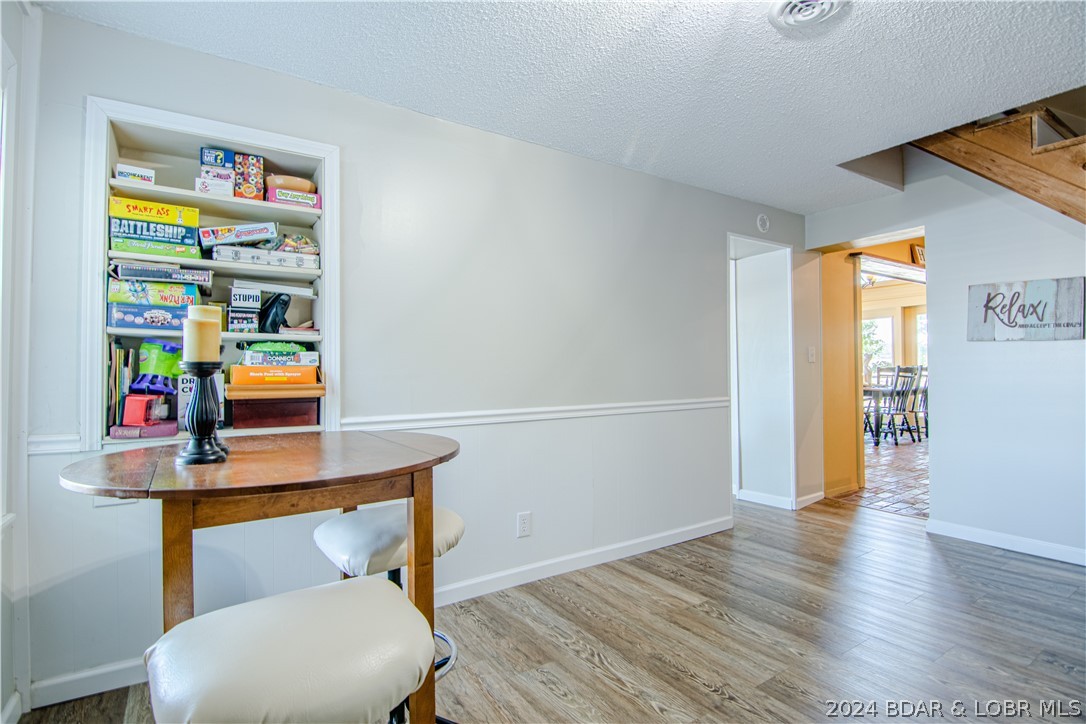 Camdenton, Missouri 65020, United States, 4 Bedrooms Bedrooms, ,3 BathroomsBathrooms,Residential,Contingent,55249