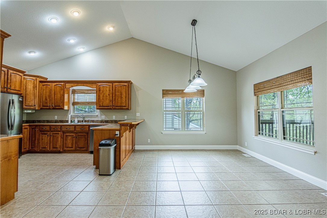 Osage Beach, Missouri 65065, United States, 5 Bedrooms Bedrooms, ,3 BathroomsBathrooms,Residential,Active,118002