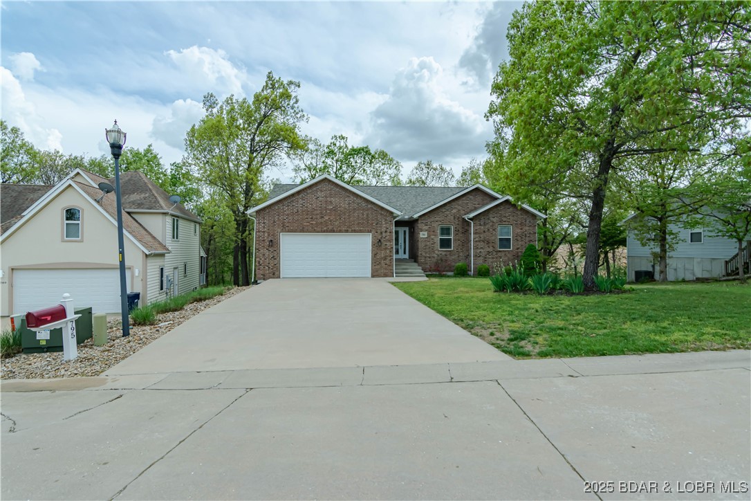 Osage Beach, Missouri 65065, United States, 5 Bedrooms Bedrooms, ,3 BathroomsBathrooms,Residential,Active,118002