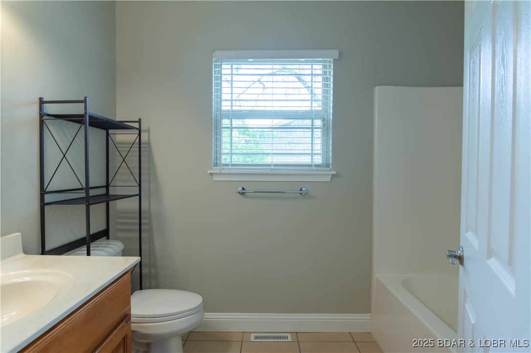 Osage Beach, Missouri 65065, United States, 5 Bedrooms Bedrooms, ,3 BathroomsBathrooms,Residential,Active,118002