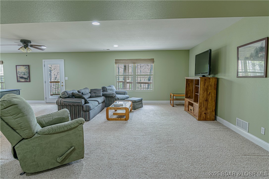 Osage Beach, Missouri 65065, United States, 5 Bedrooms Bedrooms, ,3 BathroomsBathrooms,Residential,Active,118002