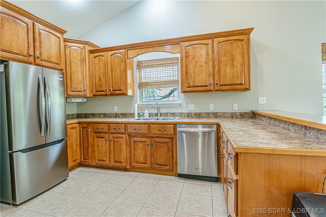 Osage Beach, Missouri 65065, United States, 5 Bedrooms Bedrooms, ,3 BathroomsBathrooms,Residential,Active,118002