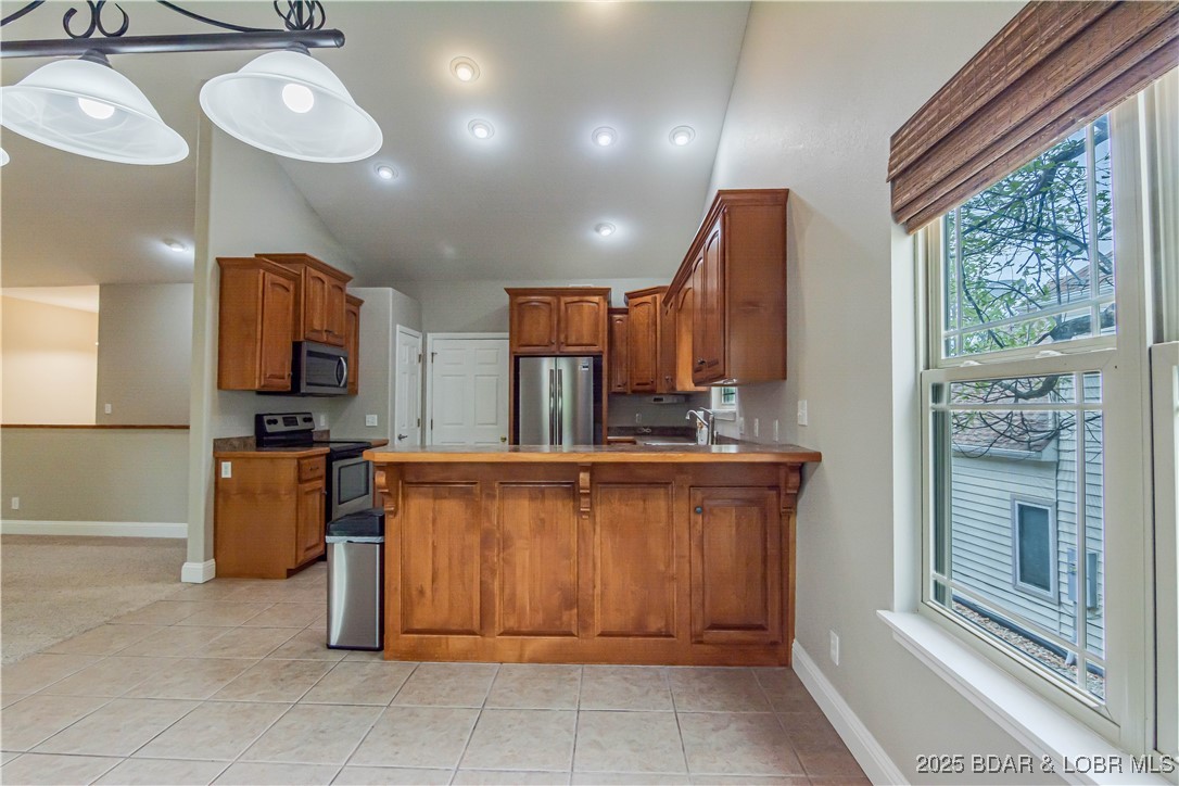 Osage Beach, Missouri 65065, United States, 5 Bedrooms Bedrooms, ,3 BathroomsBathrooms,Residential,Active,118002