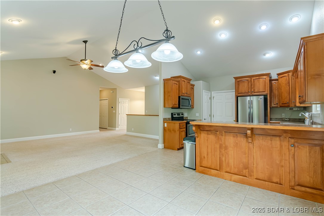 Osage Beach, Missouri 65065, United States, 5 Bedrooms Bedrooms, ,3 BathroomsBathrooms,Residential,Active,118002