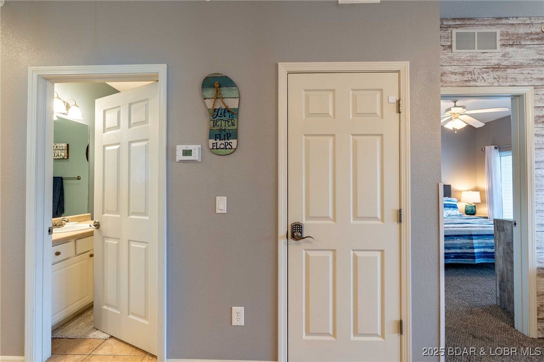 Robins at the Waters Edge Condominium - Residential