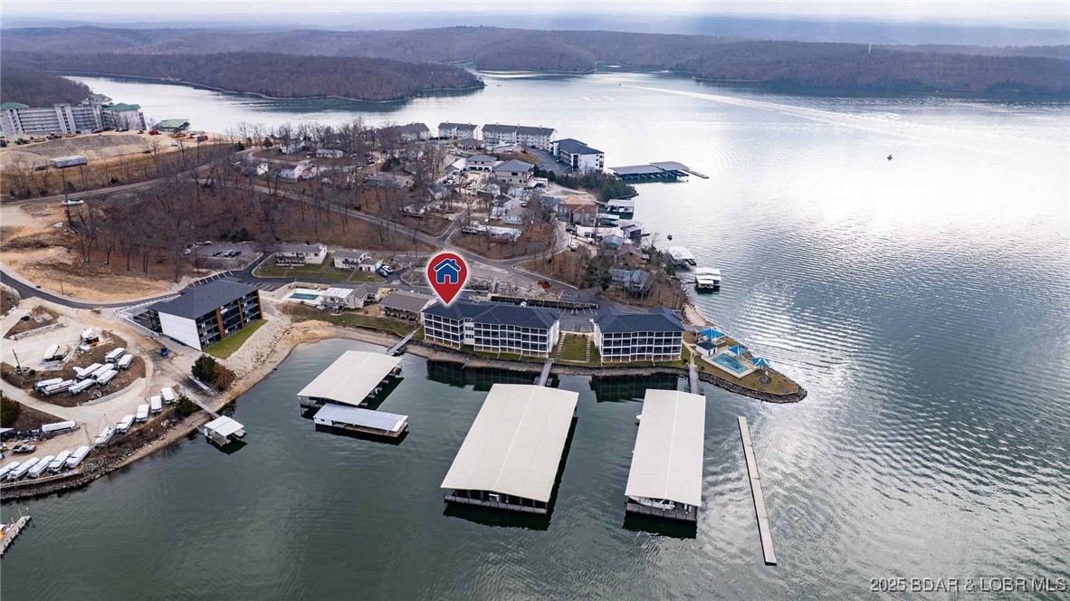 Robins at the Waters Edge Condominium - Residential