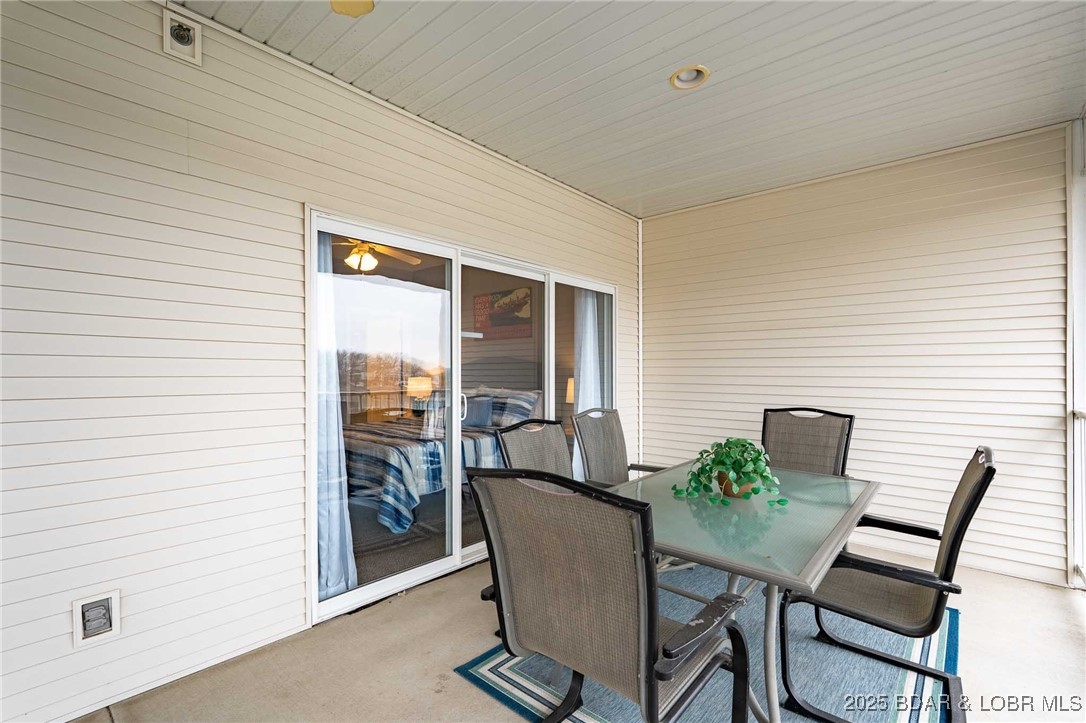 Robins at the Waters Edge Condominium - Residential