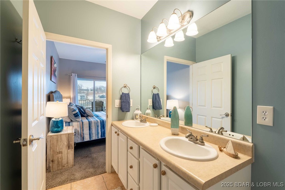 Robins at the Waters Edge Condominium - Residential