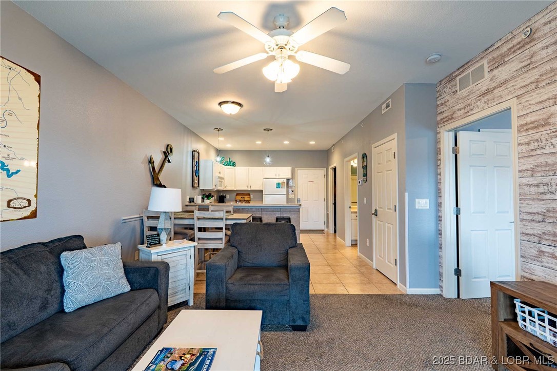 Robins at the Waters Edge Condominium - Residential