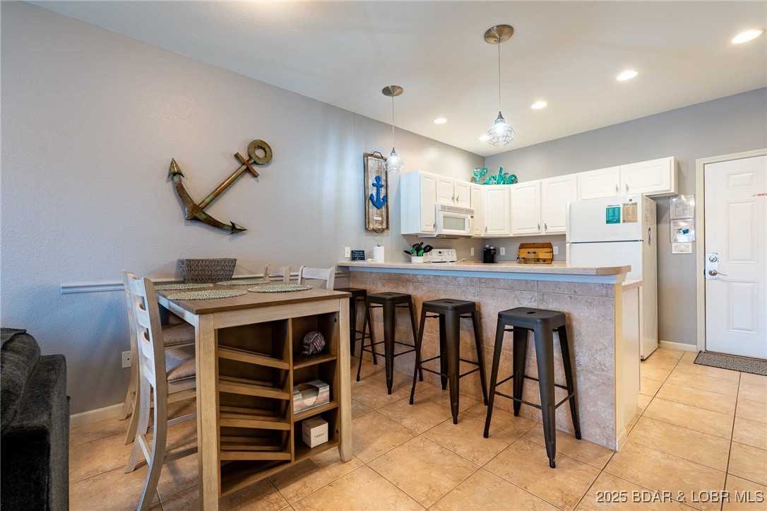 Robins at the Waters Edge Condominium - Residential