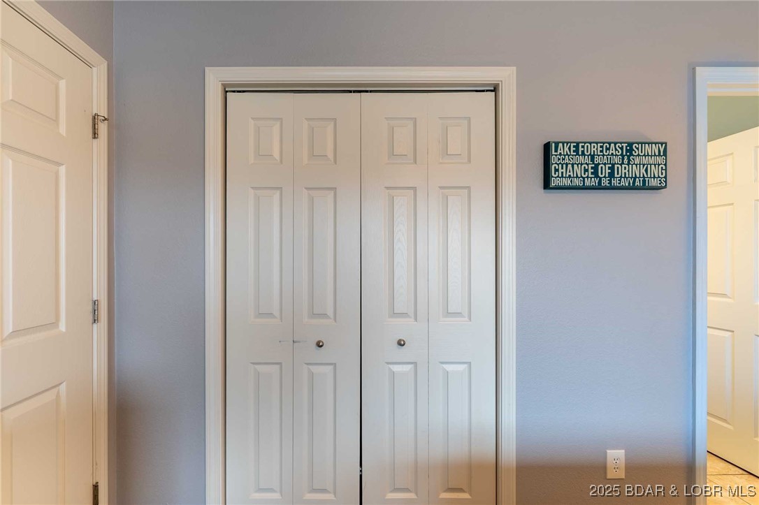 Robins at the Waters Edge Condominium - Residential