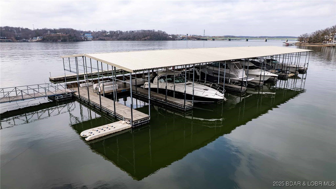 Robins at the Waters Edge Condominium - Residential