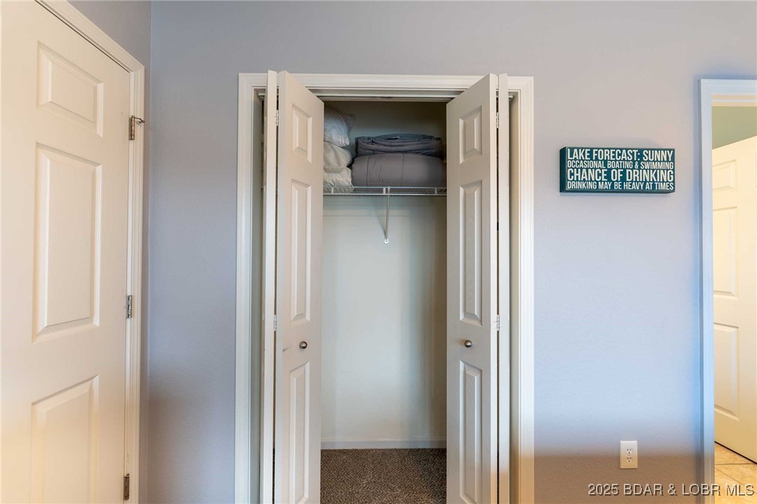 Robins at the Waters Edge Condominium - Residential