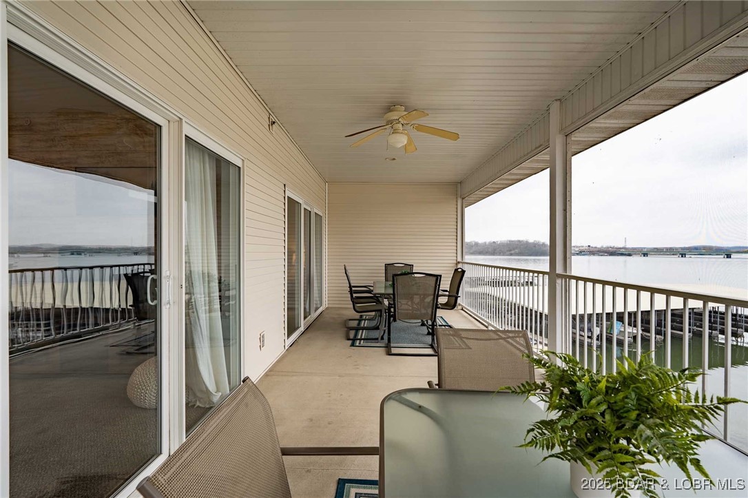 Robins at the Waters Edge Condominium - Residential