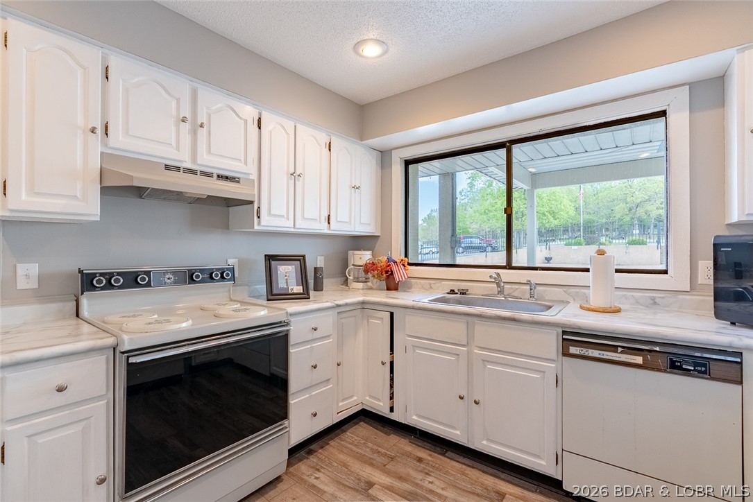 Pelican Bay Condominium - Residential