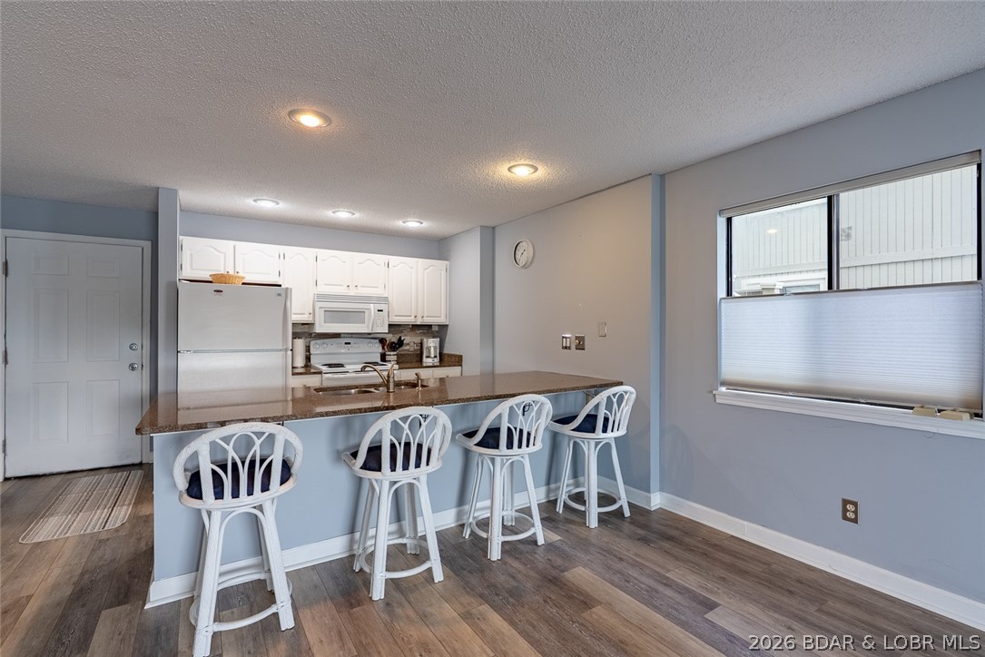 Pelican Bay Condominium - Residential
