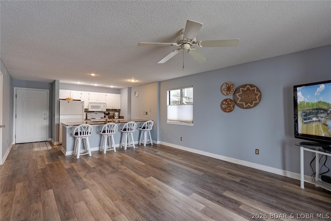 Pelican Bay Condominium - Residential