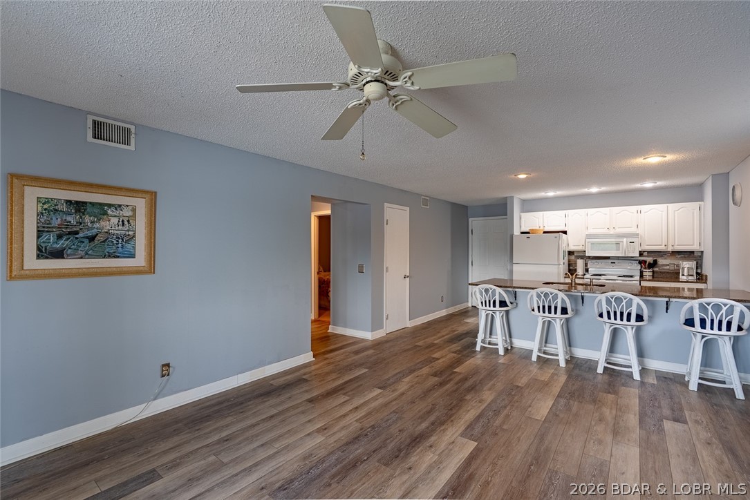 Pelican Bay Condominium - Residential