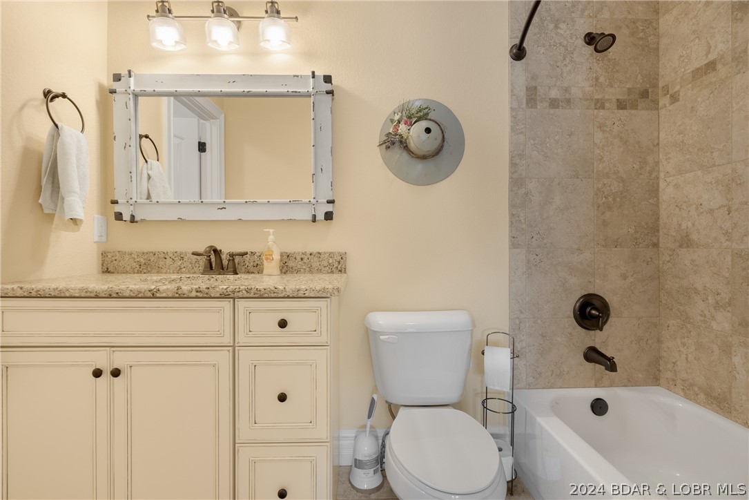 Rocky Mount, Missouri 65072, United States, 6 Bedrooms Bedrooms, ,6 BathroomsBathrooms,Residential,Pending,59836