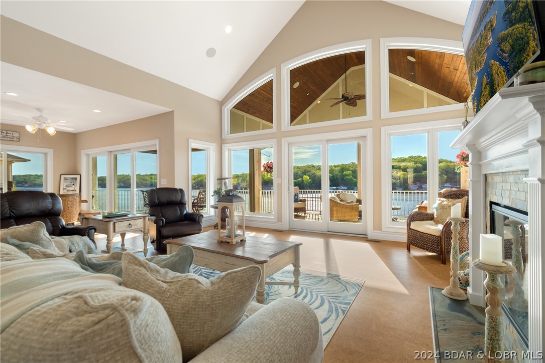 Rocky Mount, Missouri 65072, United States, 6 Bedrooms Bedrooms, ,6 BathroomsBathrooms,Residential,Pending,59836