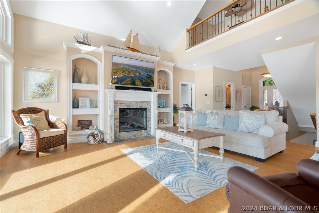 Rocky Mount, Missouri 65072, United States, 6 Bedrooms Bedrooms, ,6 BathroomsBathrooms,Residential,Pending,59836