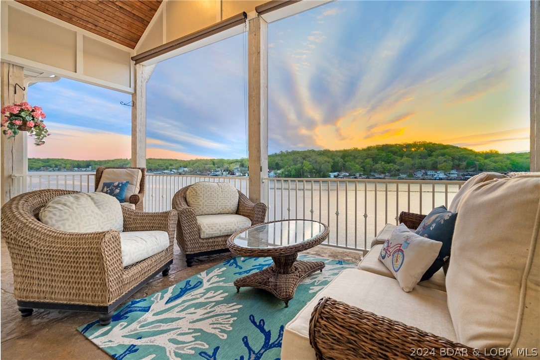 Rocky Mount, Missouri 65072, United States, 6 Bedrooms Bedrooms, ,6 BathroomsBathrooms,Residential,Pending,59836